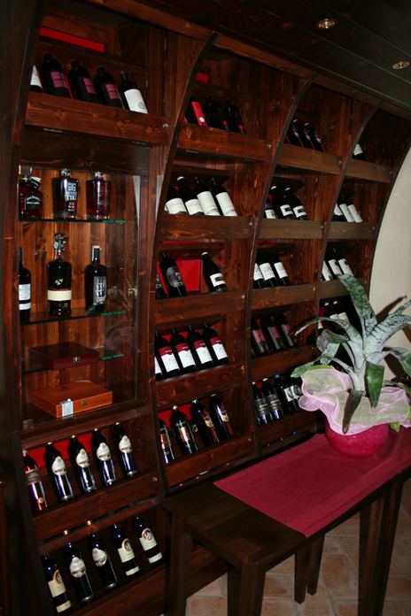 Enoteca con botte delle meraviglie di Hazienda Ristorante Cafe'