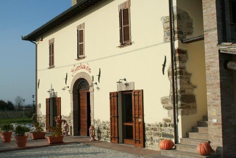 Esterno del casale di Hazienda Ristorante Cafe'
