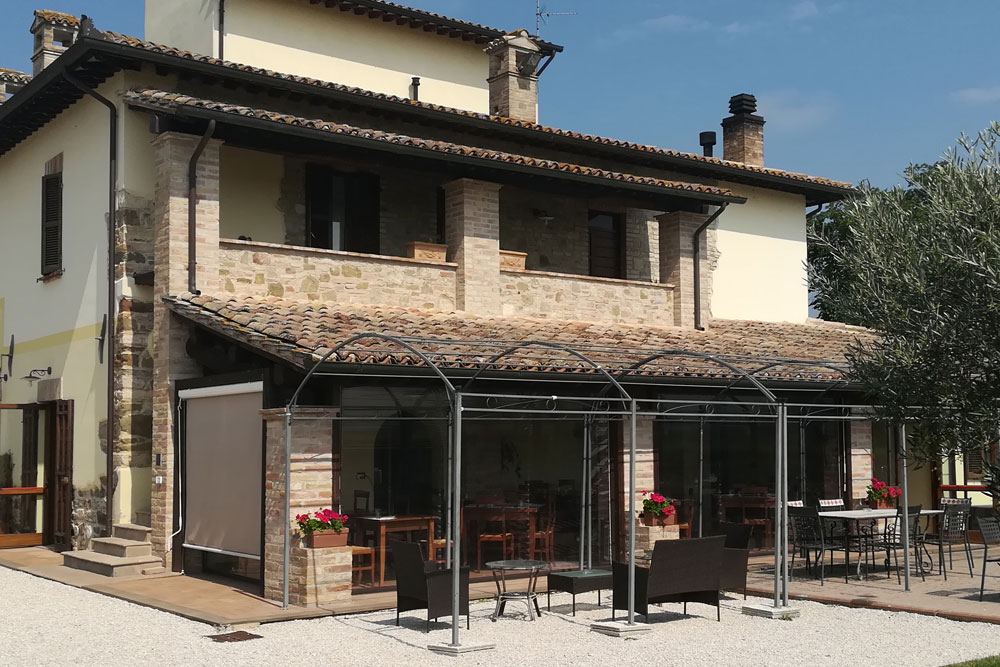 Facciata e ingresso di Hazienda Ristorante Cafe'