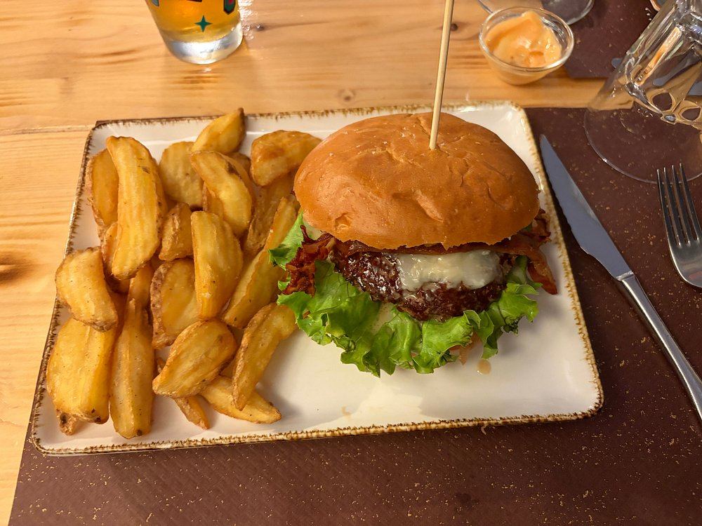 MM HAMBURGER LAB